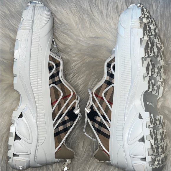 Burberry White & Beige Check Runner Sneakers - Picture 5 of 5